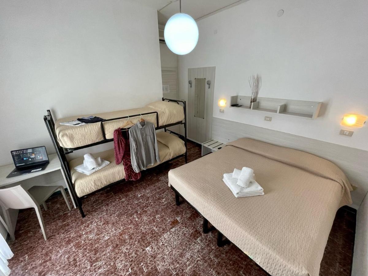 Hotel Napoleon Riccione Eksteriør billede