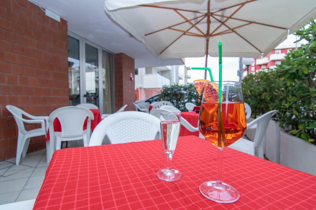Hotel Napoleon Riccione Eksteriør billede