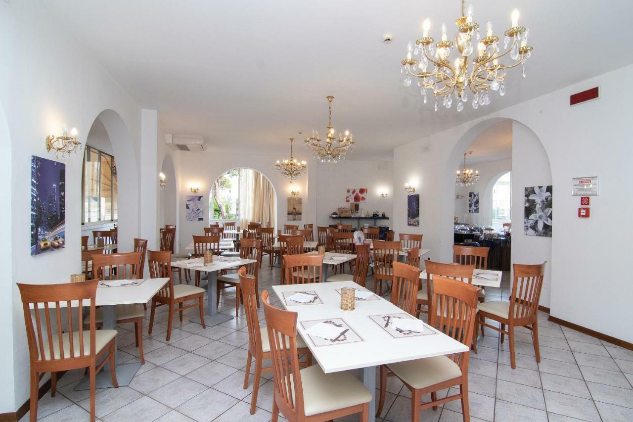 Hotel Napoleon Riccione Eksteriør billede