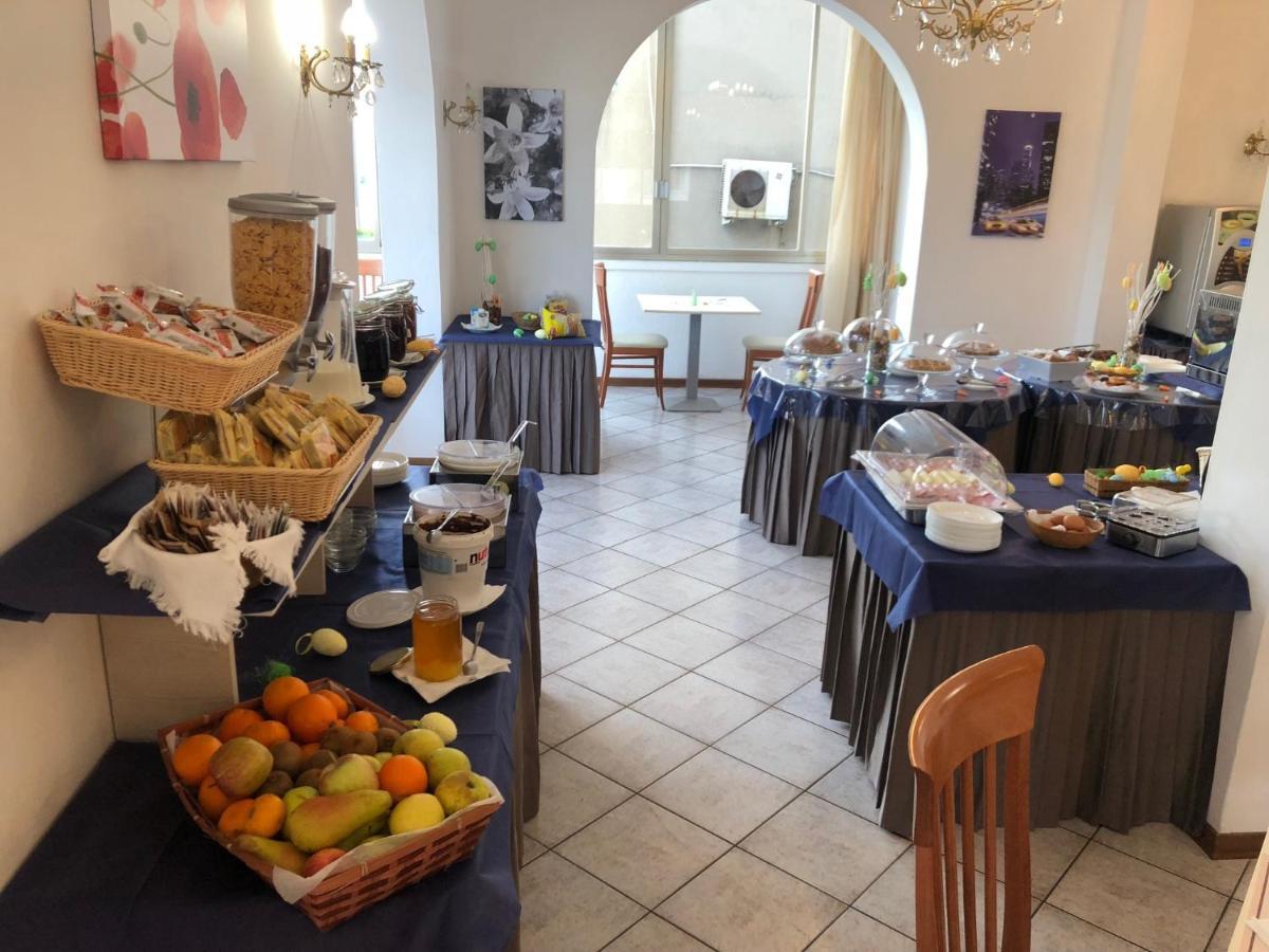 Hotel Napoleon Riccione Eksteriør billede